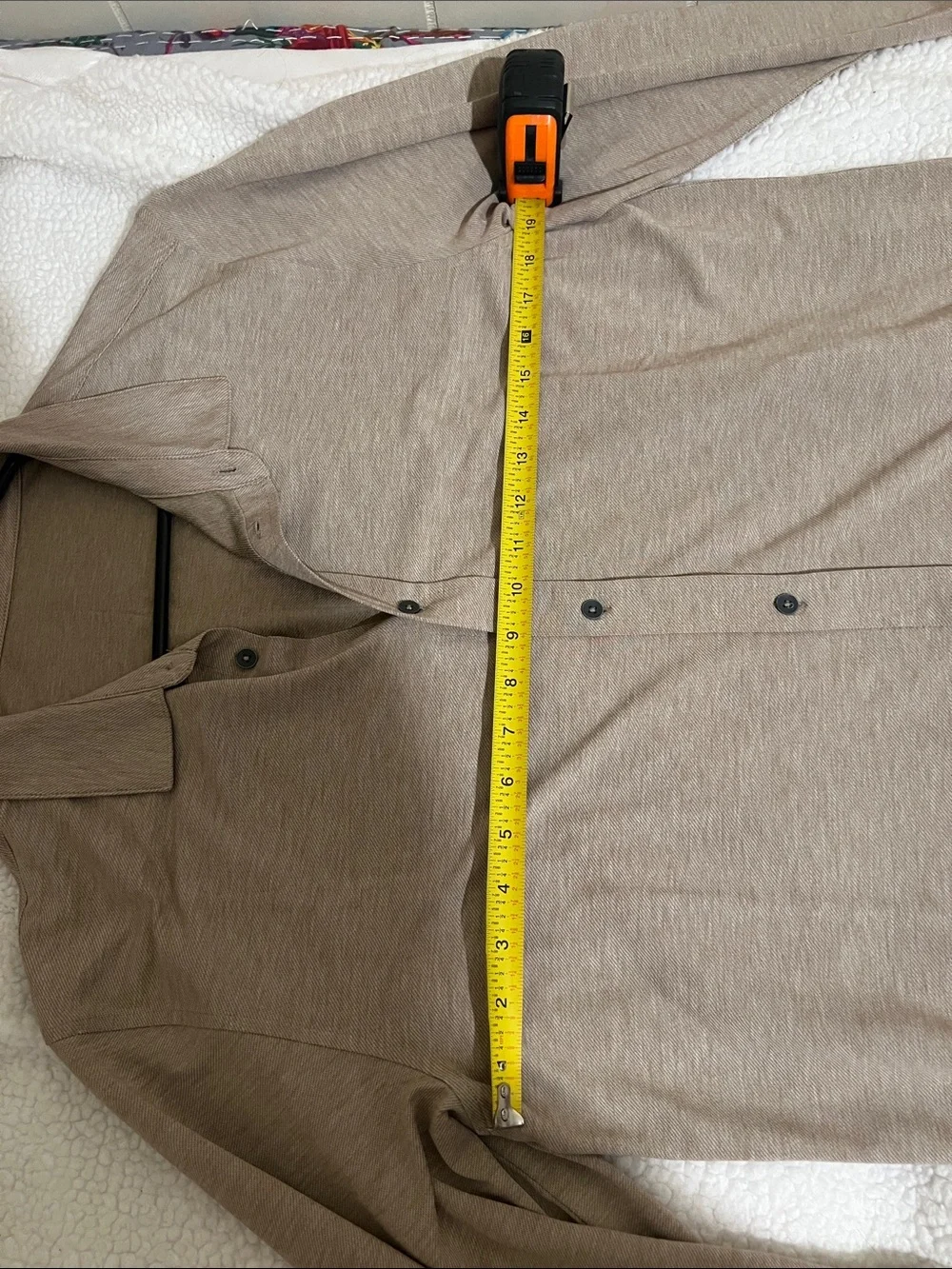 Vuori Men's Casual Button-Down Shirt in Light Beige Size L